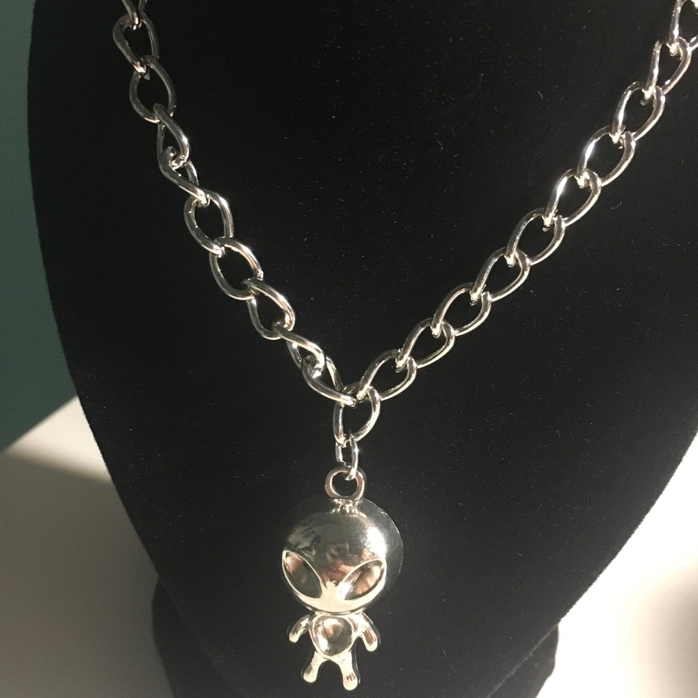 alien necklace
